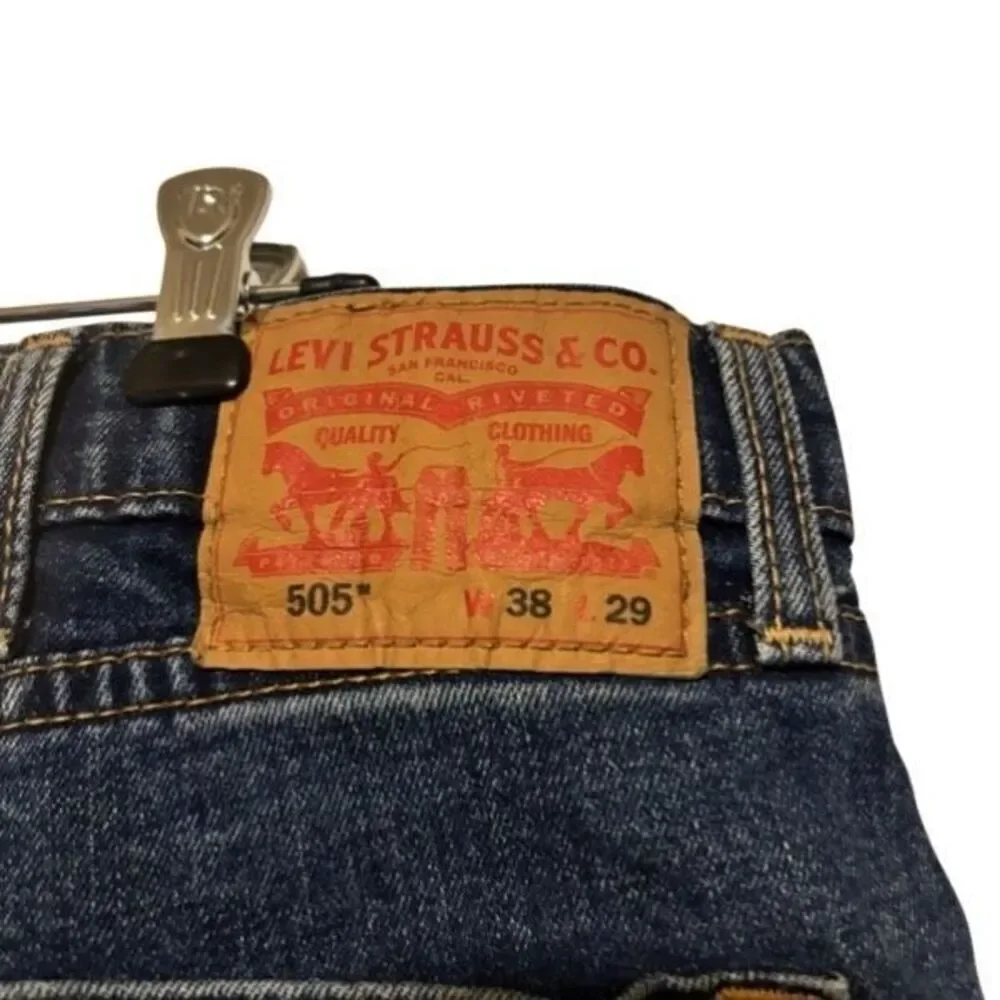 Levi’s 505 Regular Fit Size 38x29 Jeans